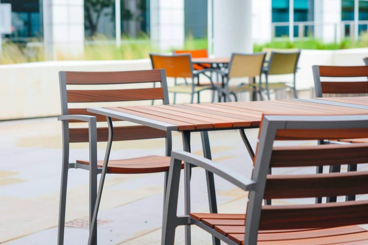 Comment aménager un jardin contemporain : astuces et idées pour un espace moderne et élégant
